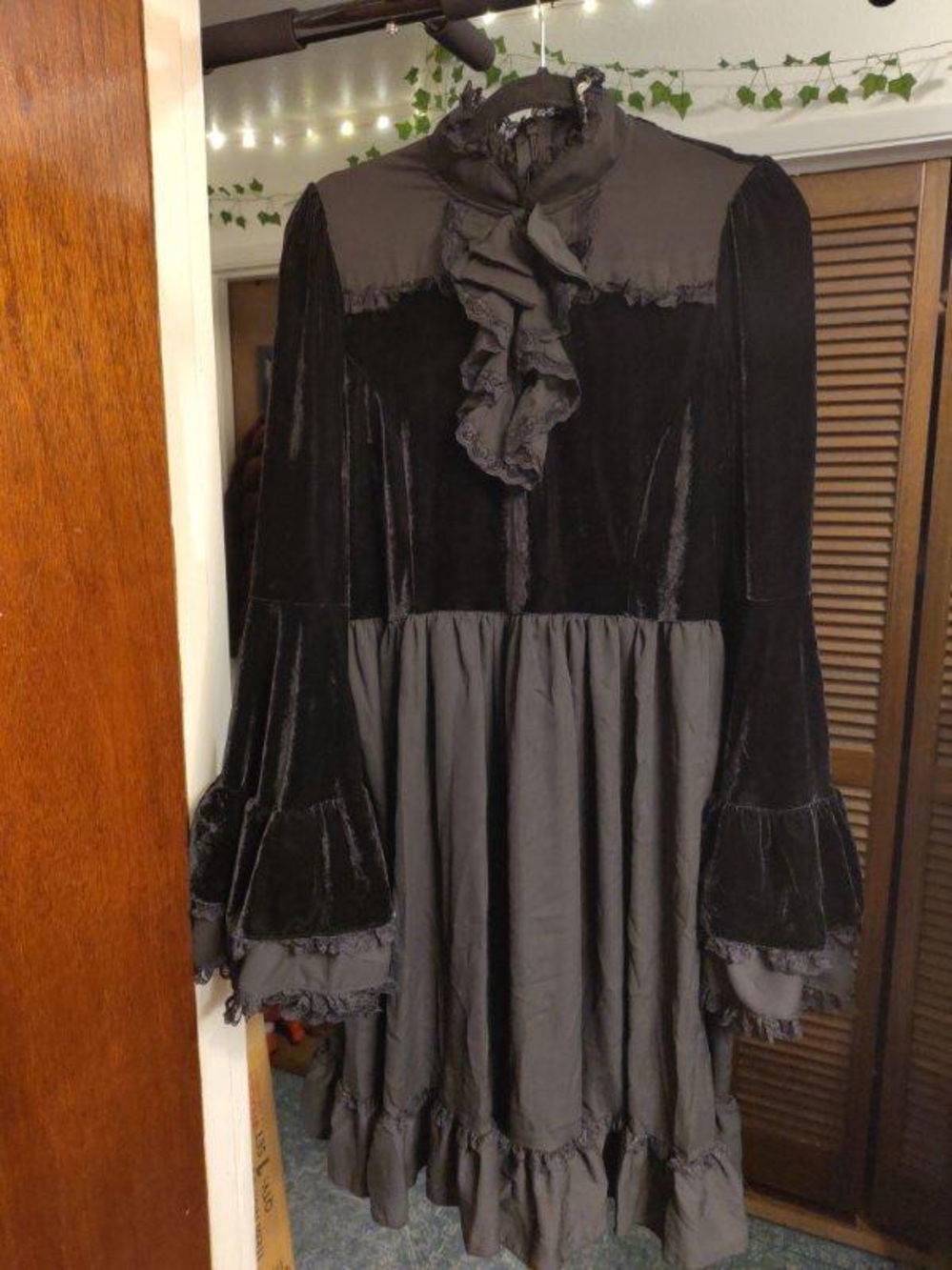Killstar Lost Girl Ruffled Velvet Victorian Dress XXL NWT
